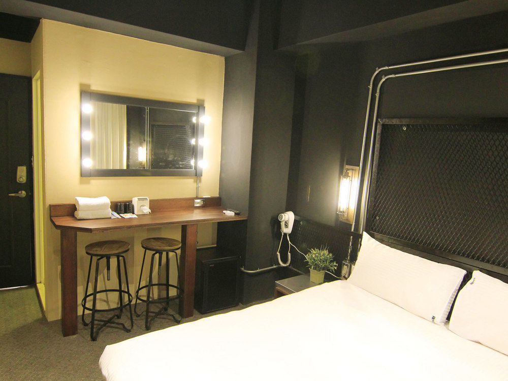 Loft Hostel Fengjia Taichung Exterior photo