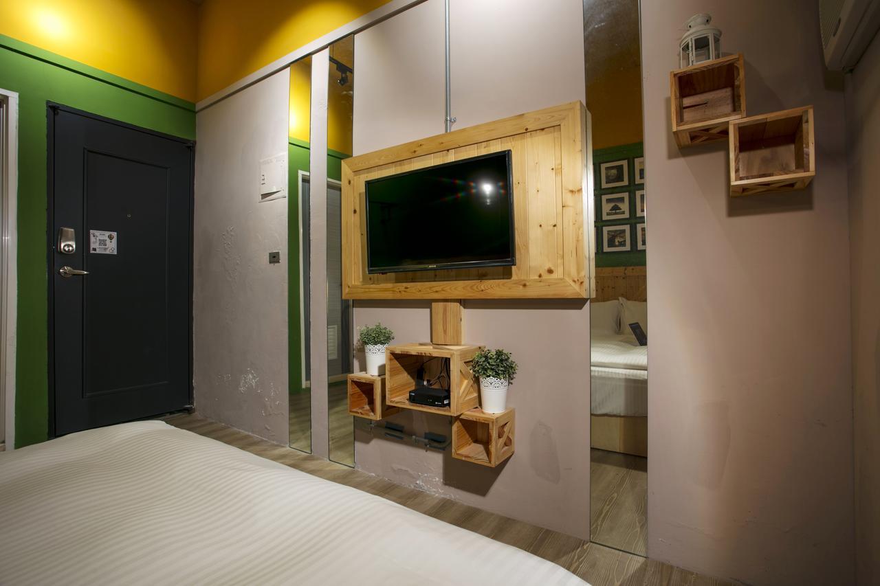 Loft Hostel Fengjia Taichung Exterior photo
