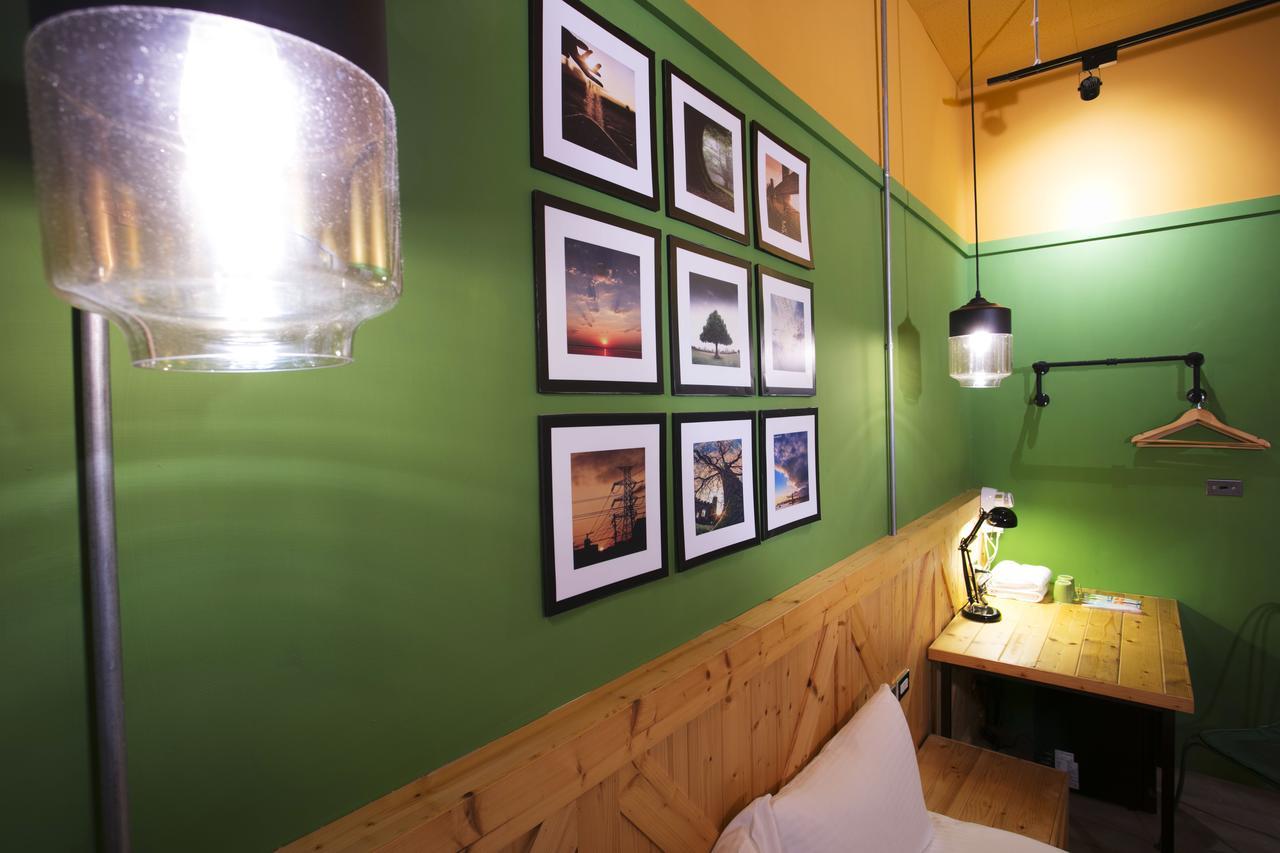 Loft Hostel Fengjia Taichung Exterior photo